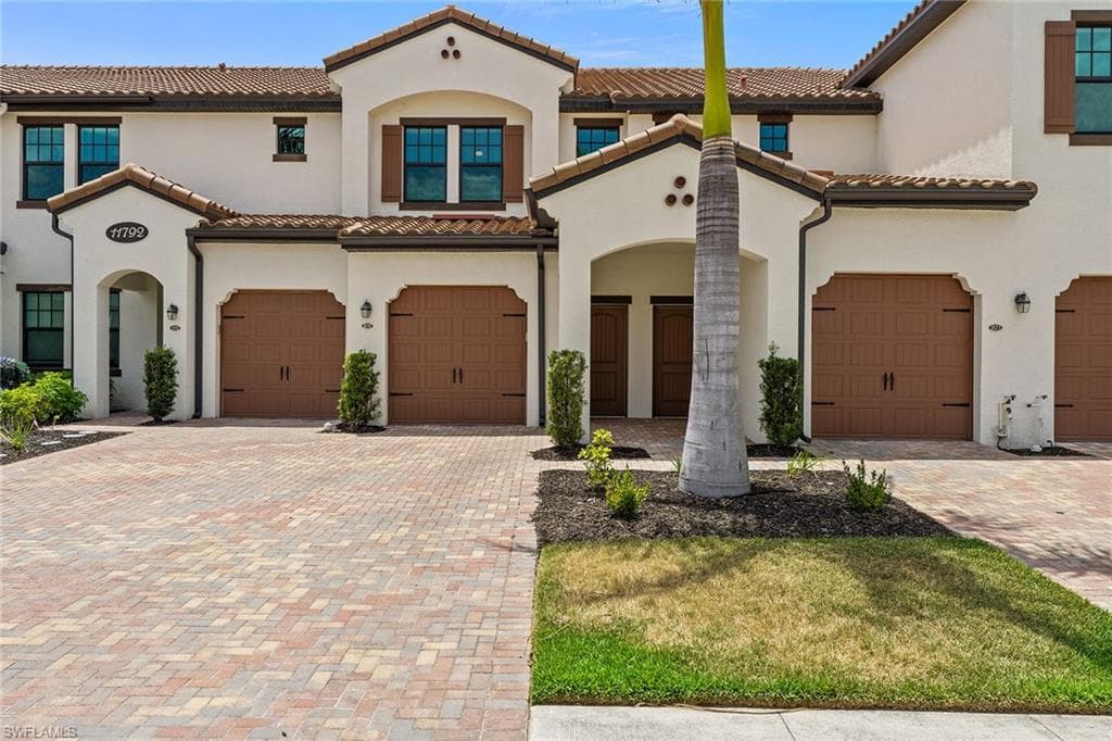 11792 Grand Belvedere Way 202, Fort Myers, FL 33913-1