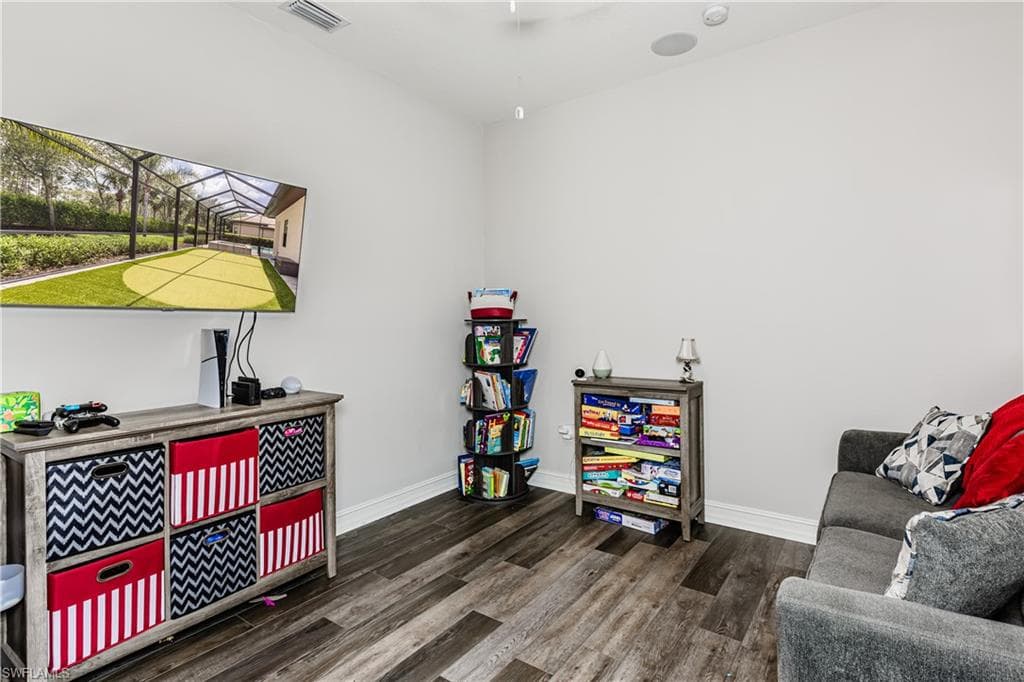 7307 Acorn Way, Naples, FL 34119-15