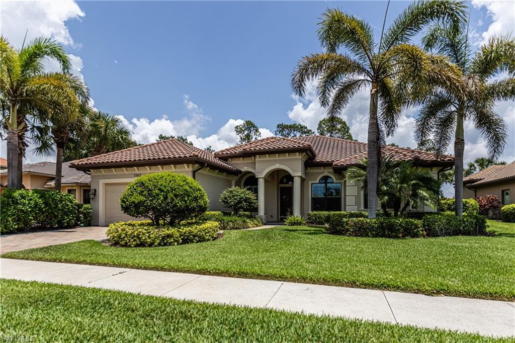 7307 Acorn Way, Naples, FL 34119-1