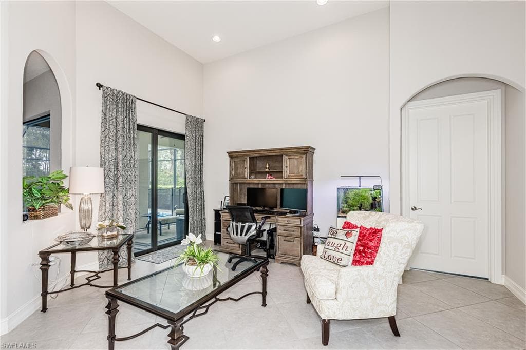 7307 Acorn Way, Naples, FL 34119-7