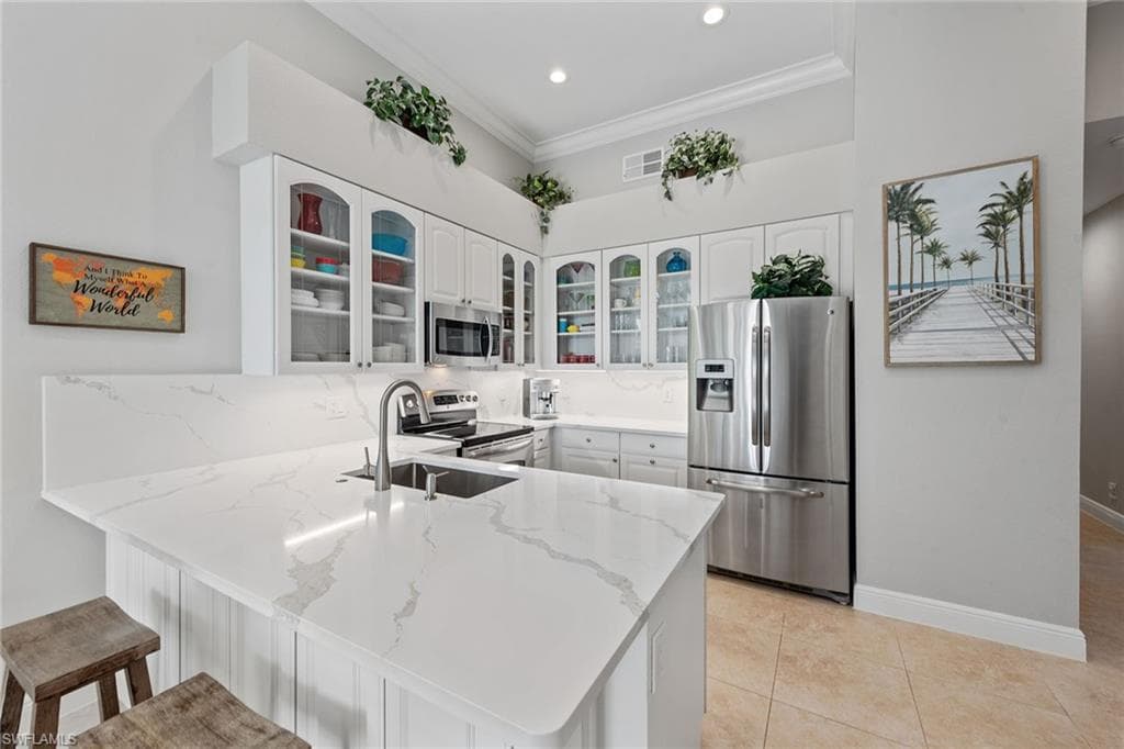 8540 Pepper Tree Way, Naples, FL 34114-9