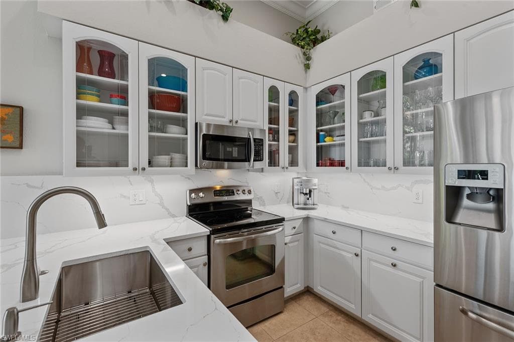 8540 Pepper Tree Way, Naples, FL 34114-10