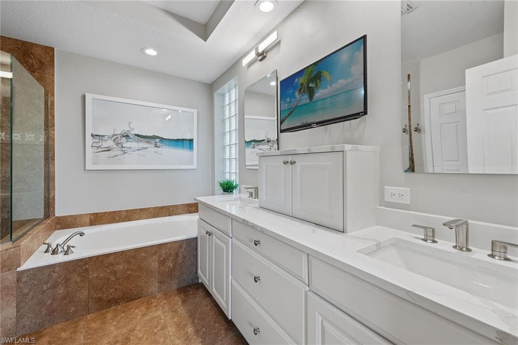 8540 Pepper Tree Way, Naples, FL 34114-16