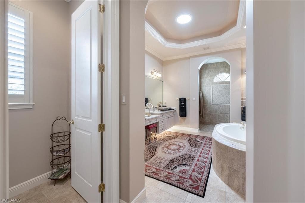 3032 Castalain Ct, Naples, FL 34105-25