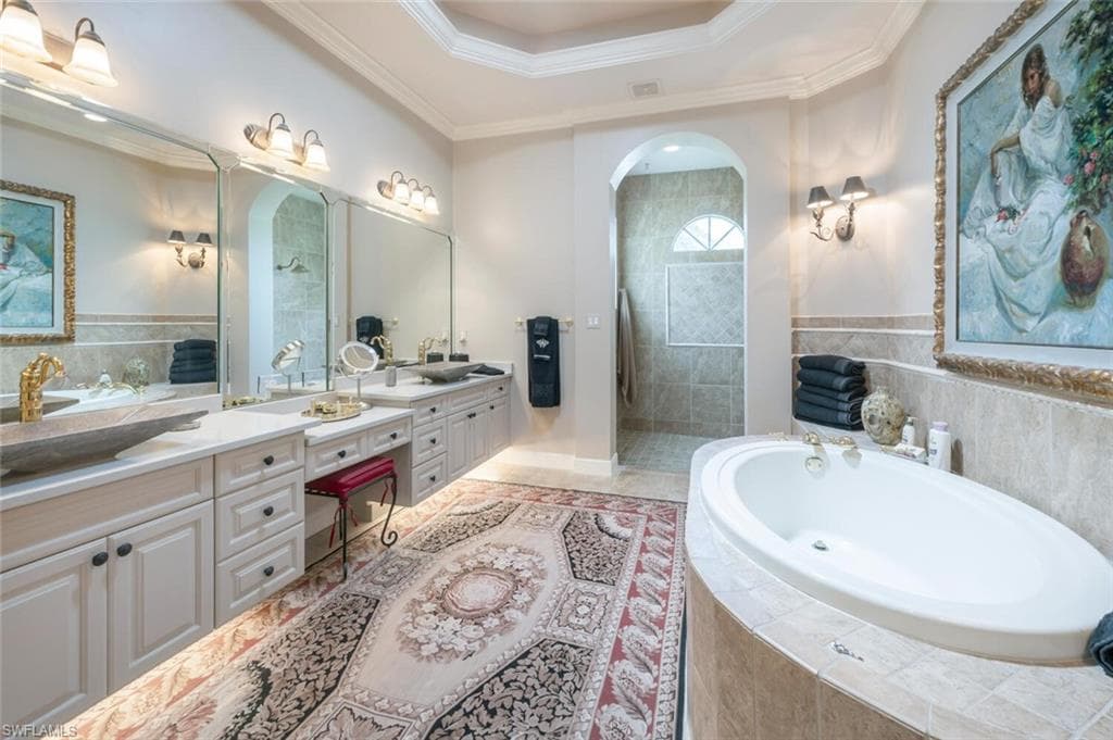 3032 Castalain Ct, Naples, FL 34105-26