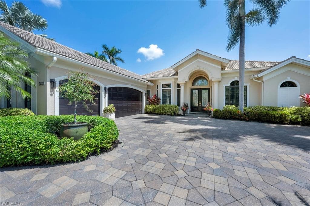 3032 Castalain Ct, Naples, FL 34105-1