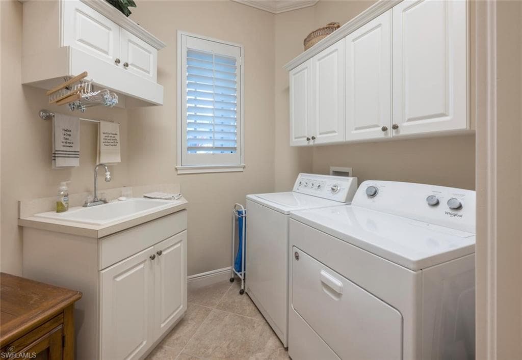 3032 Castalain Ct, Naples, FL 34105-35