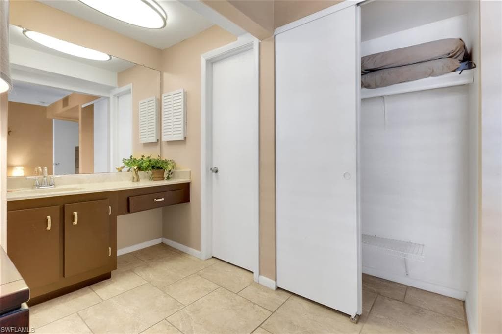 788 Park Shore Dr C34, Naples, FL 34103-14