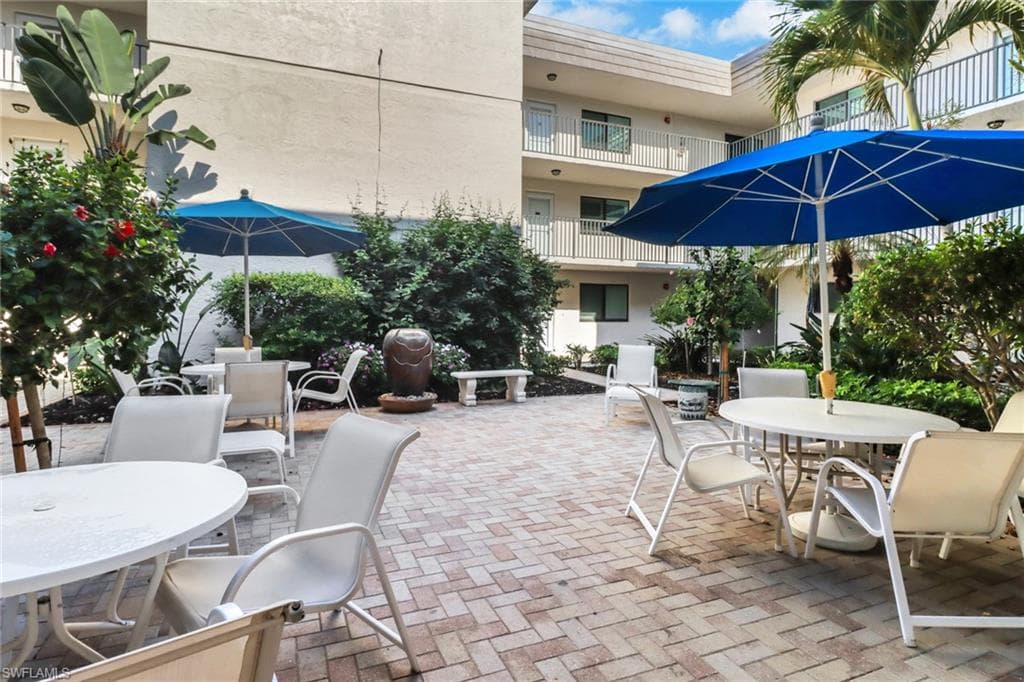 788 Park Shore Dr C34, Naples, FL 34103-22