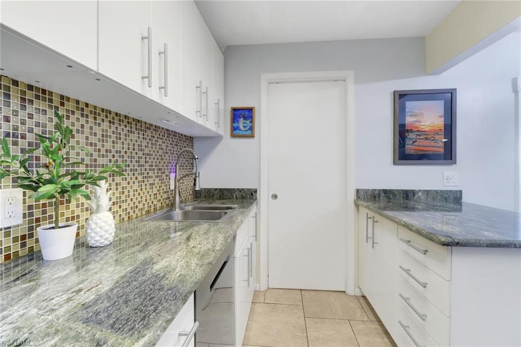 788 Park Shore Dr C34, Naples, FL 34103-7