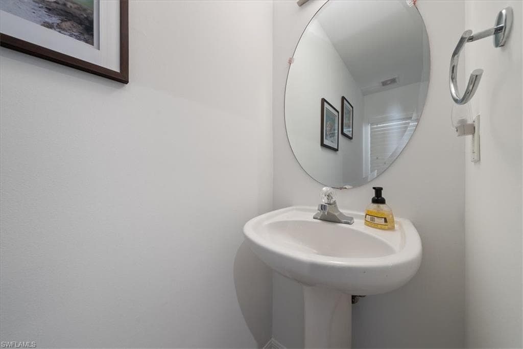 3621 Pine Oak Cir 105, Fort Myers, FL 33916-16
