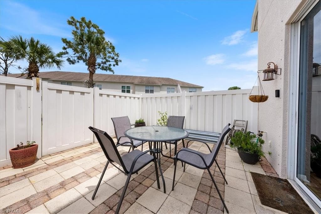 3621 Pine Oak Cir 105, Fort Myers, FL 33916-21