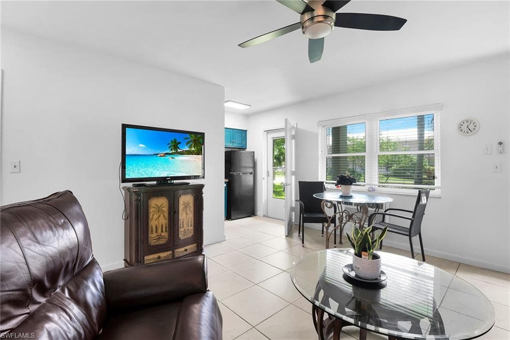 235 Seaview Ct C4, Marco Island, FL 34145-8
