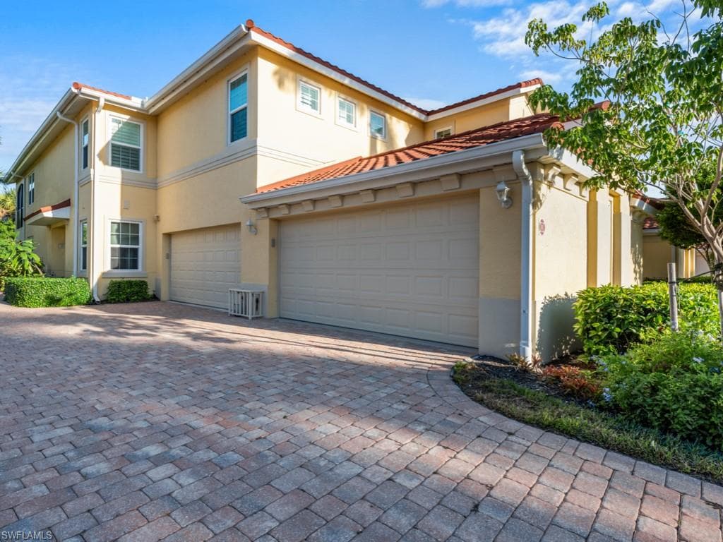1264 Rialto Way 201, Naples, FL 34114-34