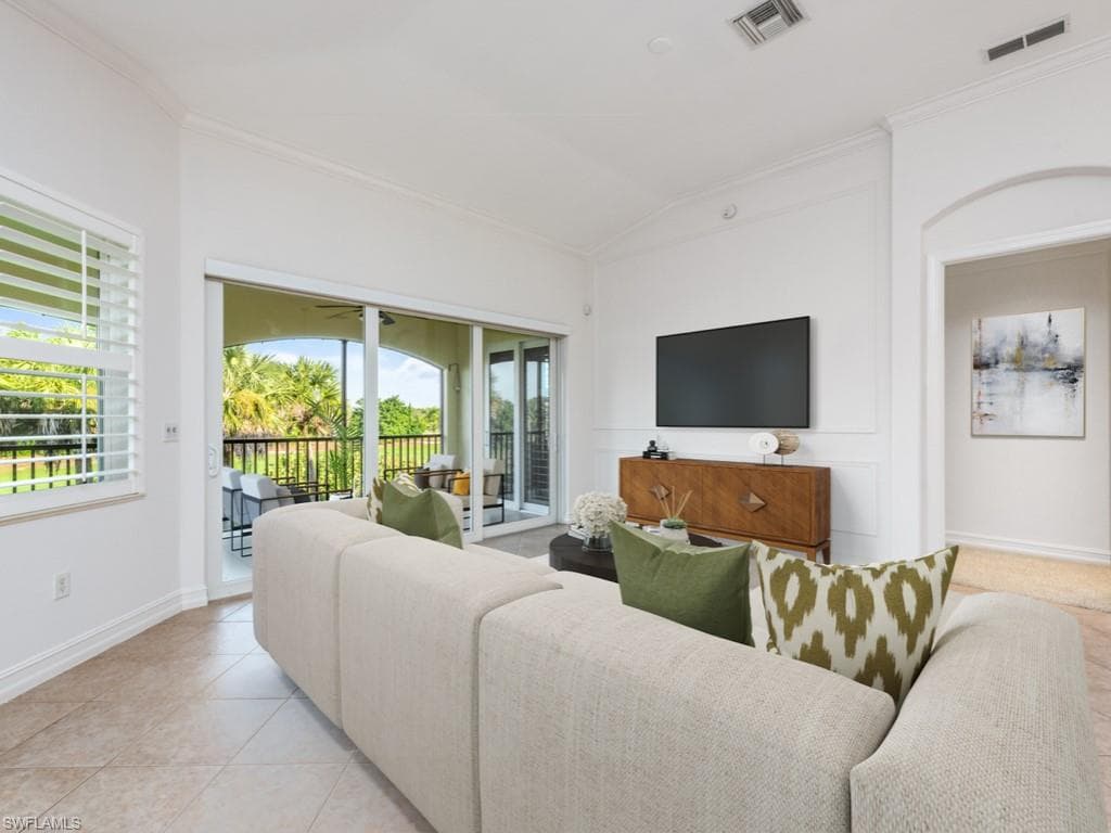 1264 Rialto Way 201, Naples, FL 34114-6
