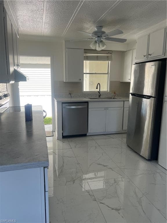 777 Walkerbilt Rd 9, Naples, FL 34110-4