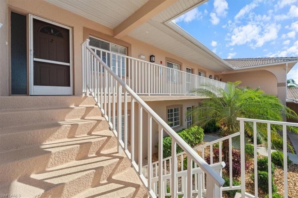 9060 Michael Cir 2, Naples, FL 34113-6