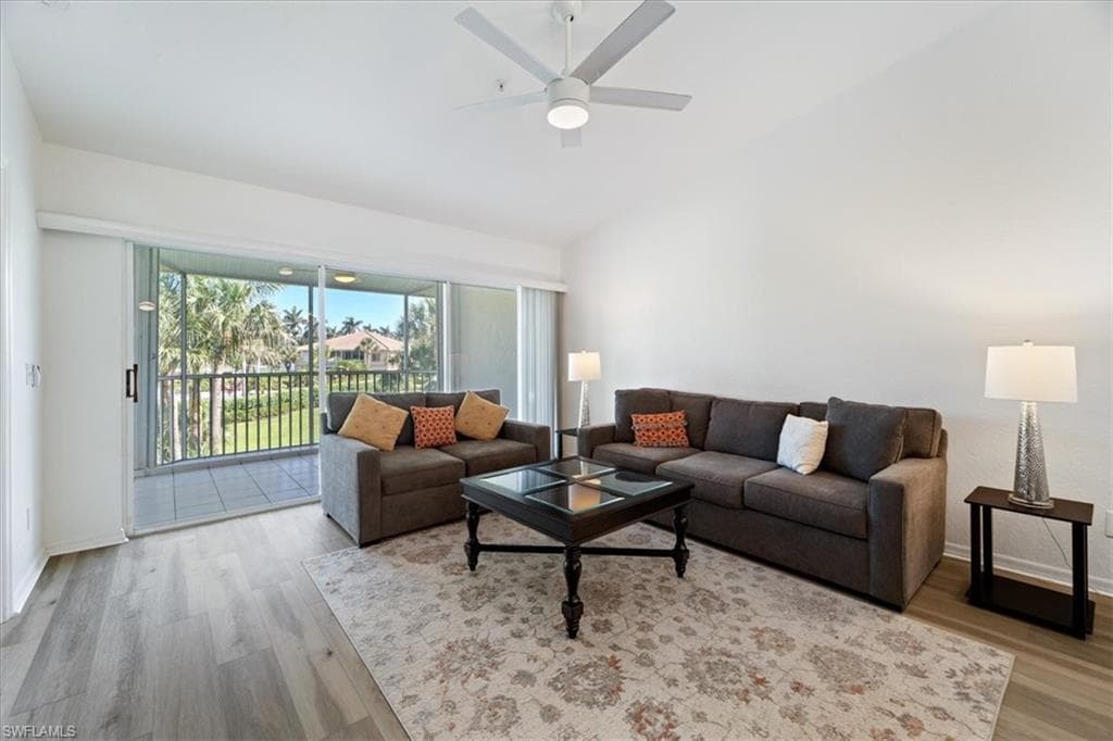 9060 Michael Cir 2, Naples, FL 34113-8