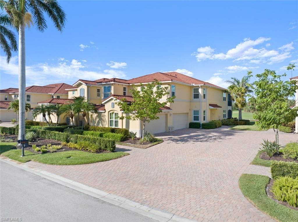 1286 Rialto Way 102, Naples, FL 34114-2