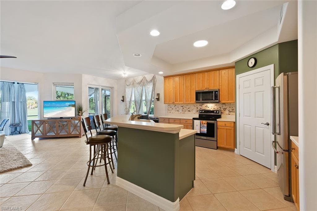 1286 Rialto Way 102, Naples, FL 34114-8