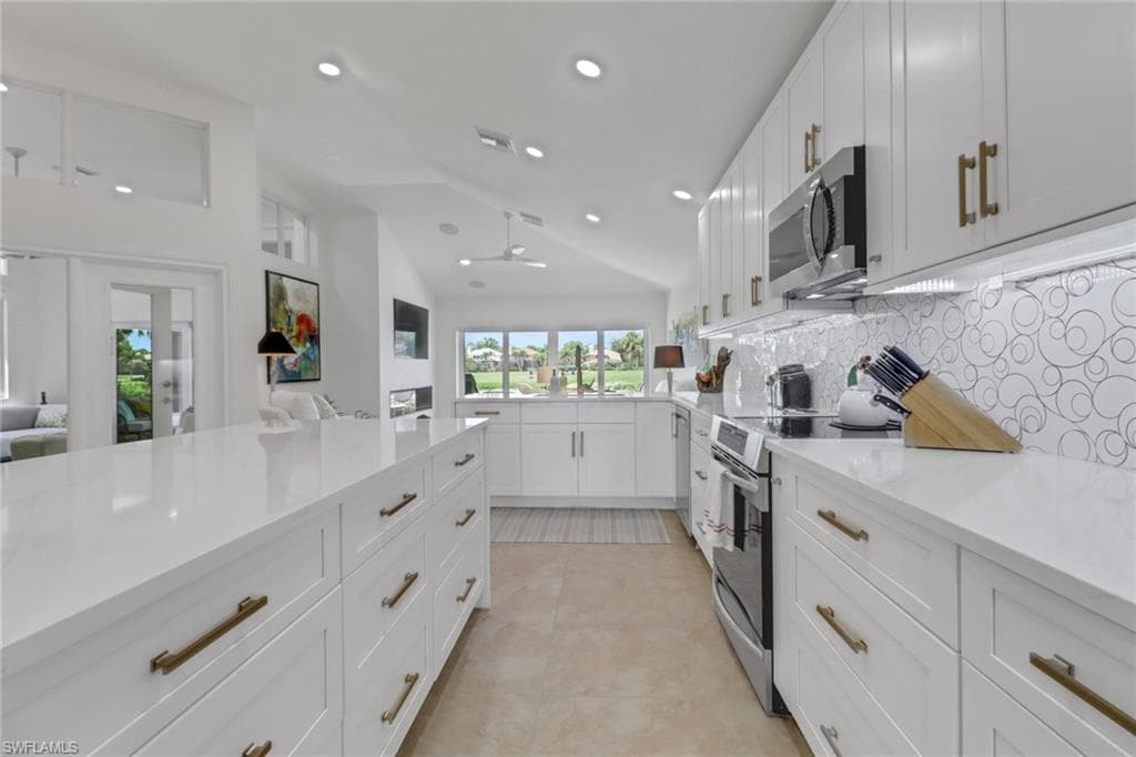 10370 Quail Crown Dr 122-6, Naples, FL 34119-10