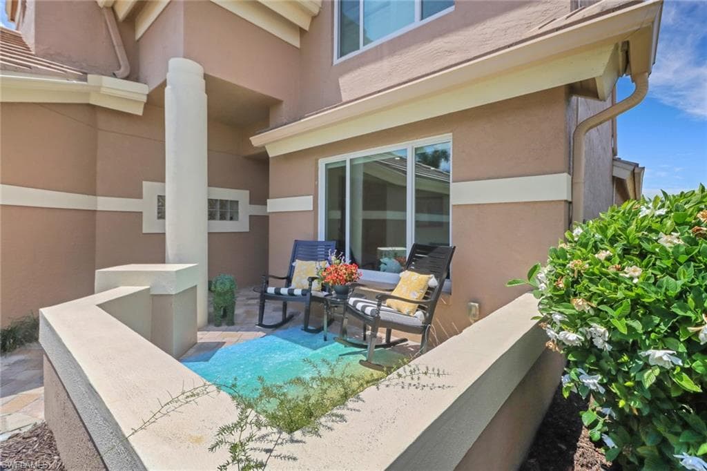 10370 Quail Crown Dr 122-6, Naples, FL 34119-3