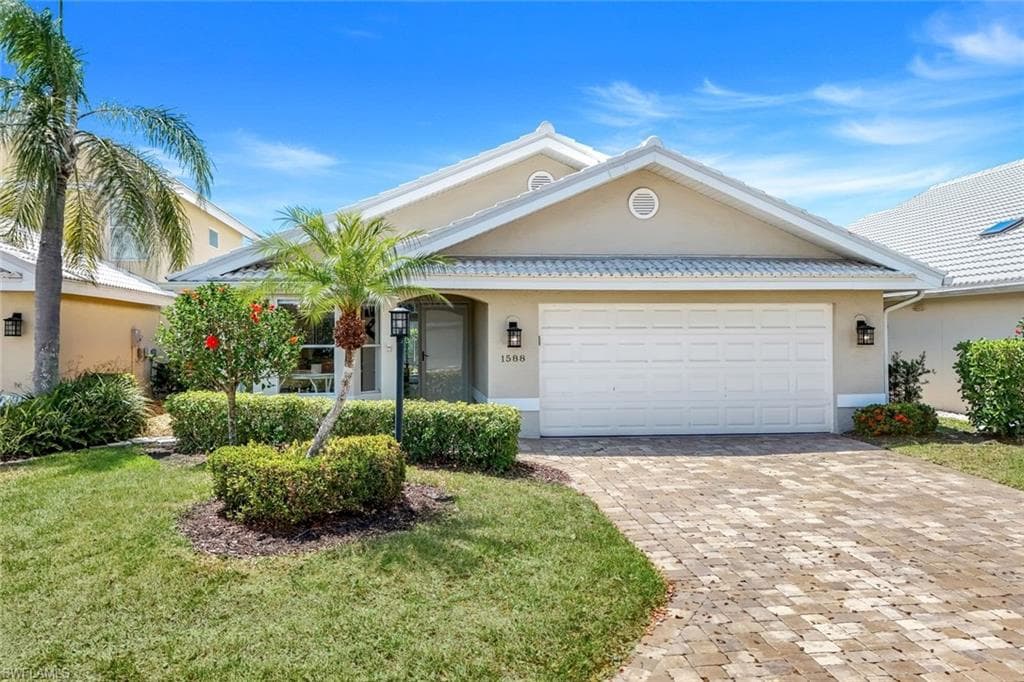 1588 Weybridge Cir 51, Naples, FL 34110-2