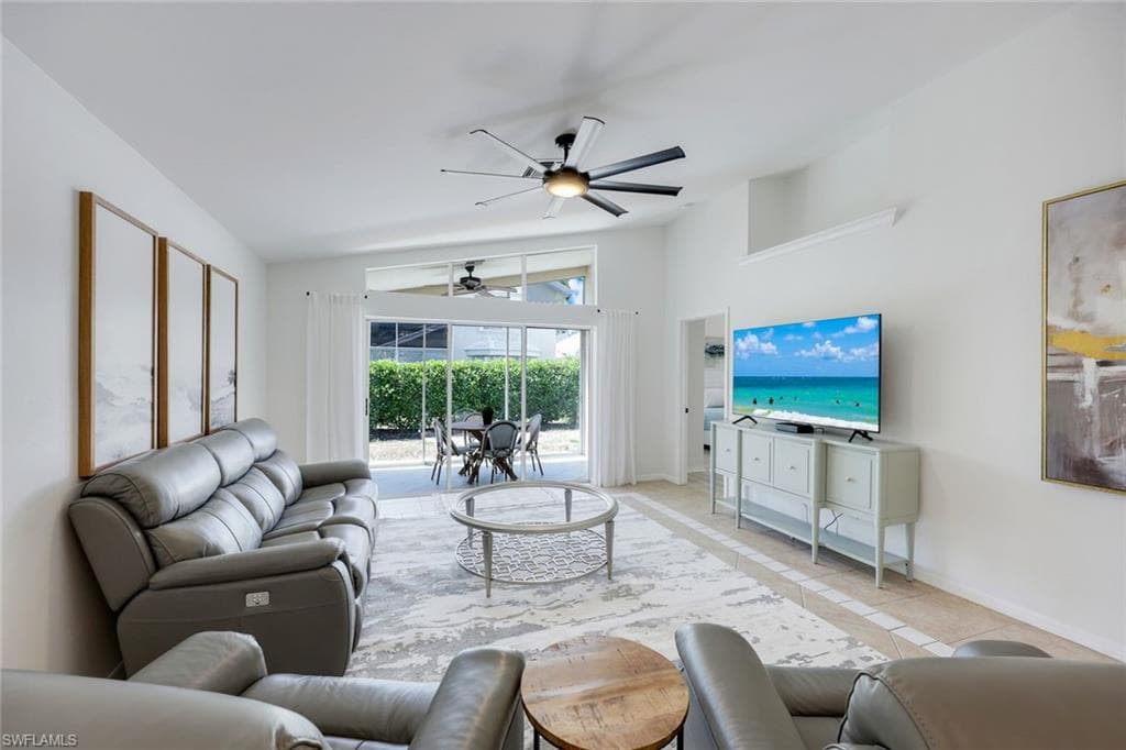 1588 Weybridge Cir 51, Naples, FL 34110-4