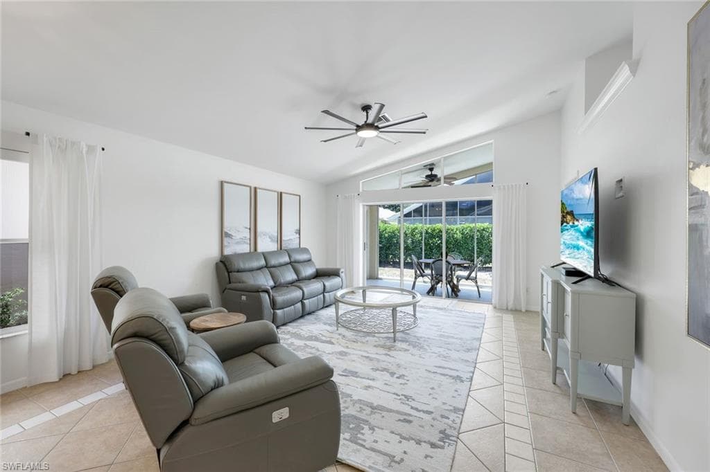 1588 Weybridge Cir 51, Naples, FL 34110-5