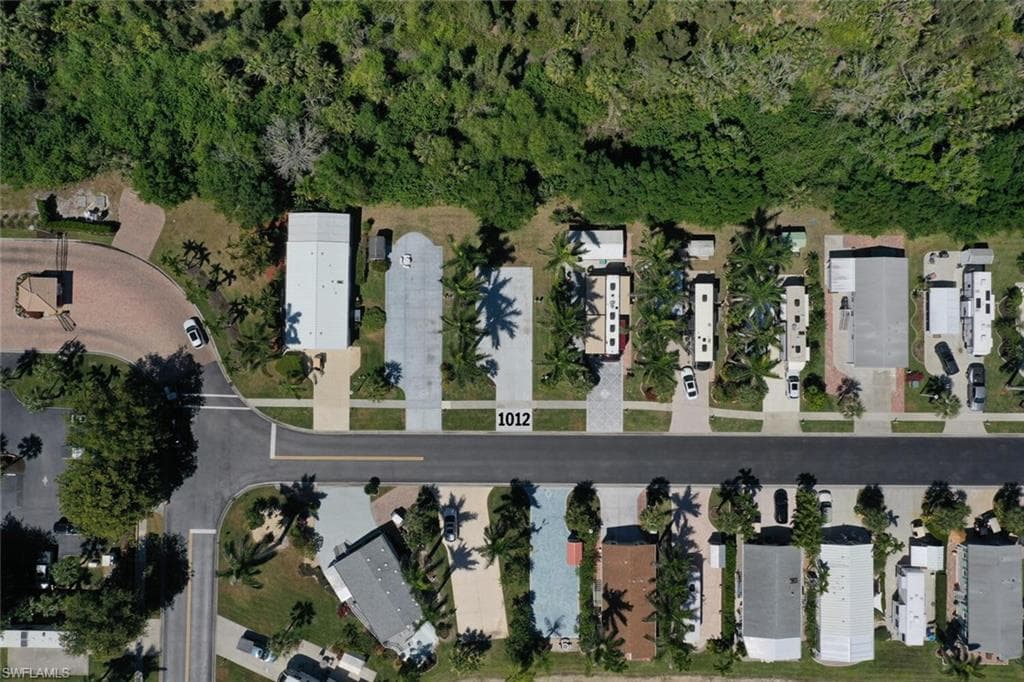 1012 Diamond Lake Cir S, Naples, FL 34114-5