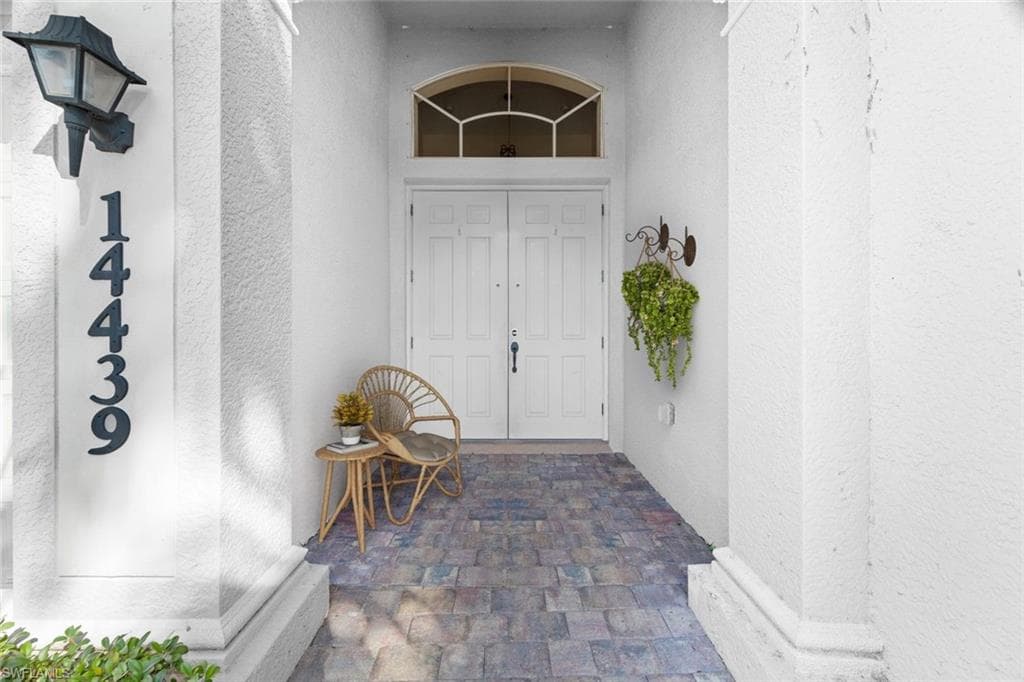 14439 Manchester Dr, Naples, FL 34114-3