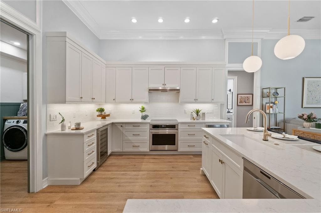 4005 Reflection Ct, Naples, FL 34109-12