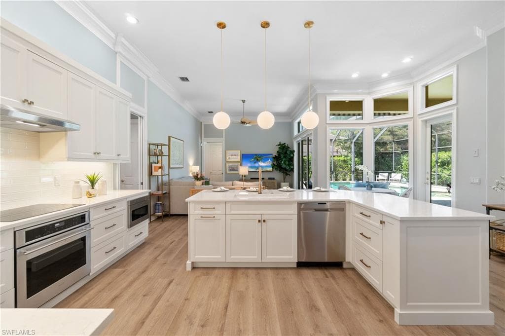 4005 Reflection Ct, Naples, FL 34109-13