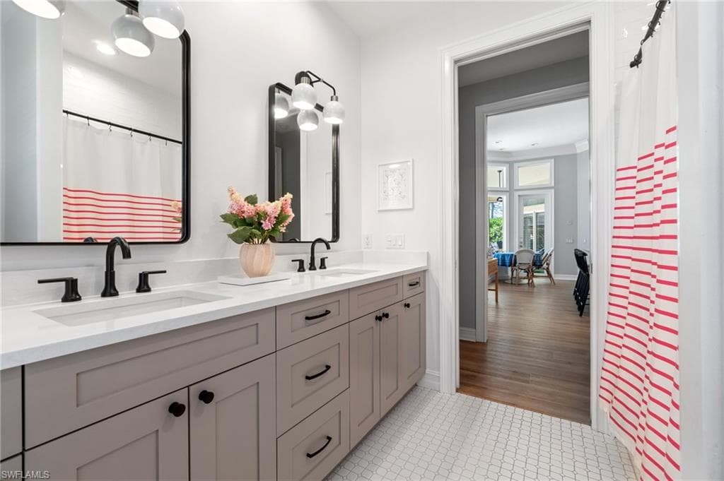 4005 Reflection Ct, Naples, FL 34109-28