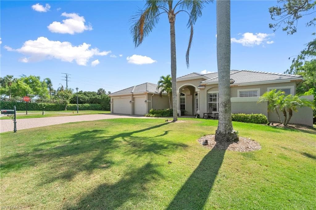 4005 Reflection Ct, Naples, FL 34109-35