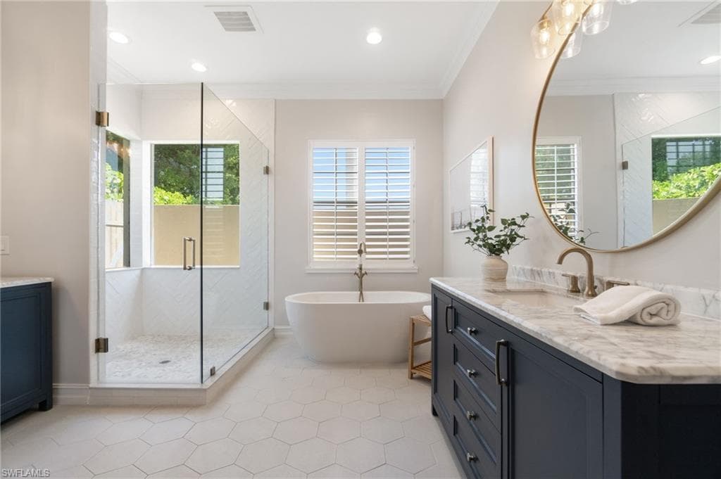4005 Reflection Ct, Naples, FL 34109-3