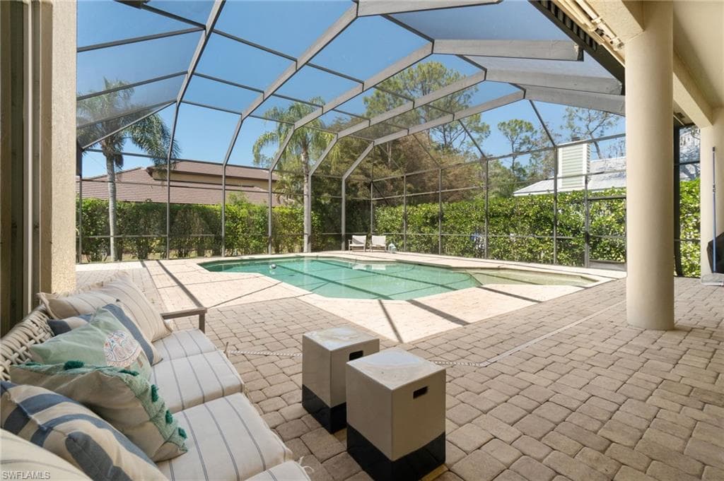 4005 Reflection Ct, Naples, FL 34109-4