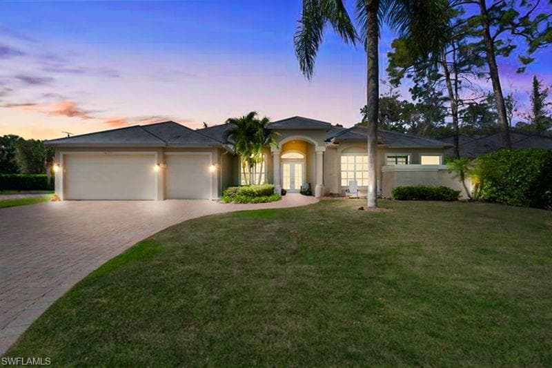 4005 Reflection Ct, Naples, FL 34109-5