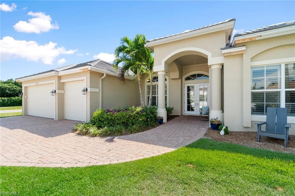 4005 Reflection Ct, Naples, FL 34109-6