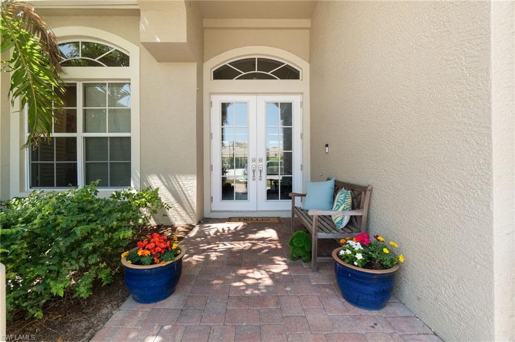 4005 Reflection Ct, Naples, FL 34109-7