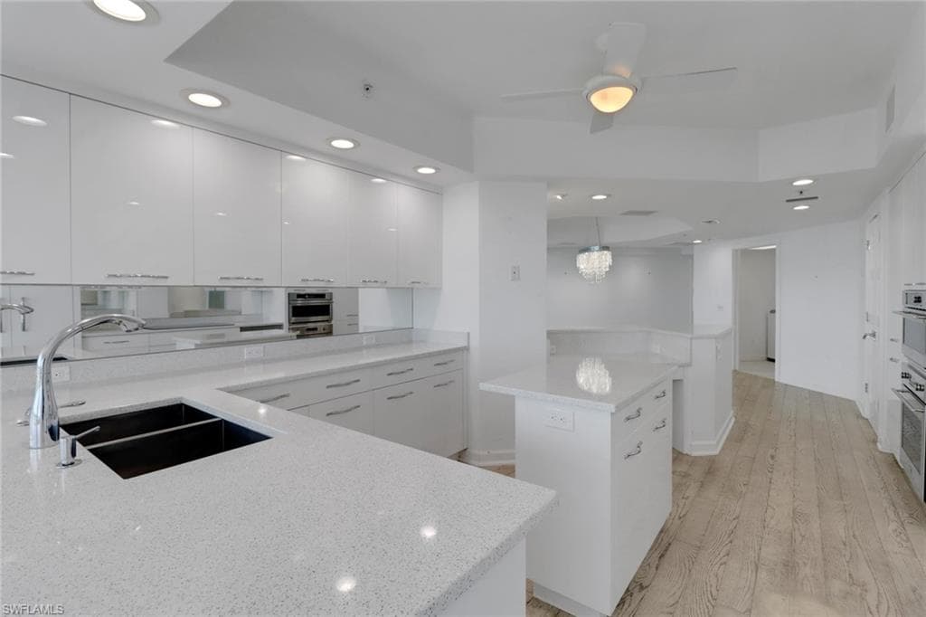 8231 Bay Colony Dr 602, Naples, FL 34108-16