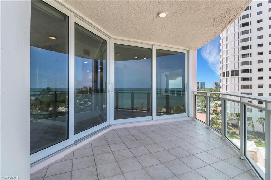 8231 Bay Colony Dr 602, Naples, FL 34108-19