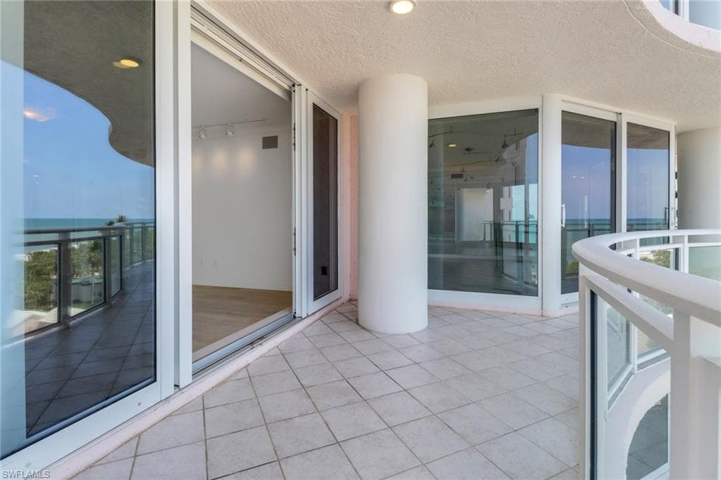 8231 Bay Colony Dr 602, Naples, FL 34108-20