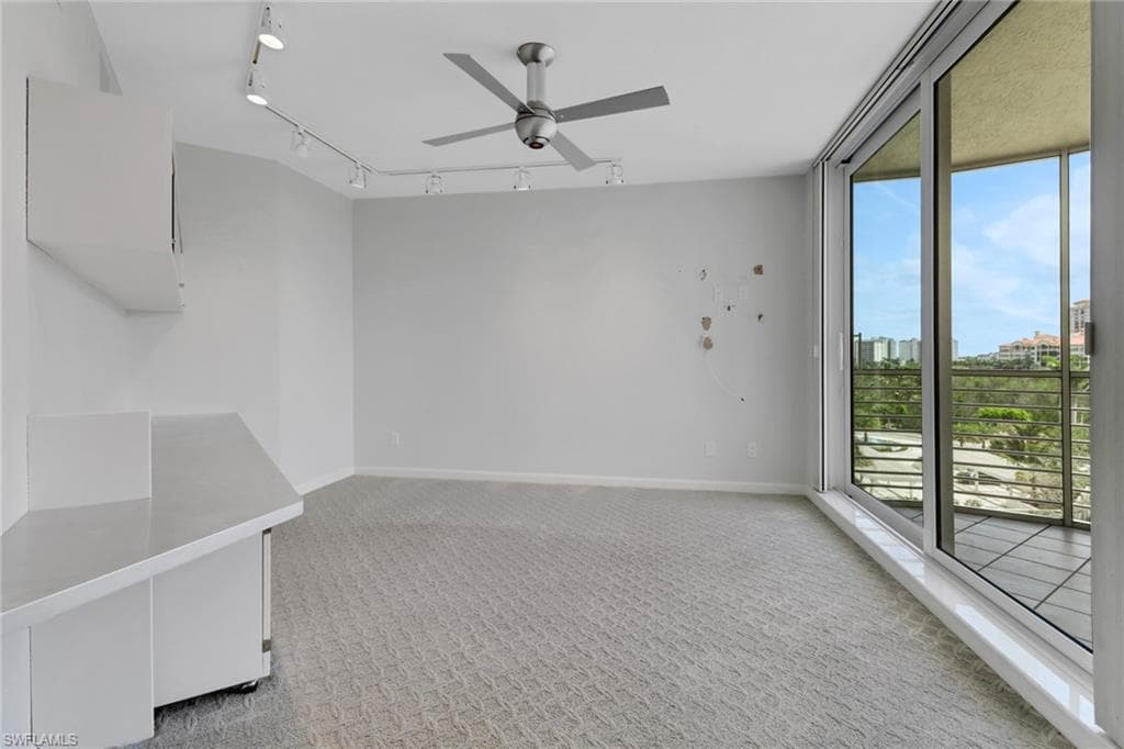 8231 Bay Colony Dr 602, Naples, FL 34108-26