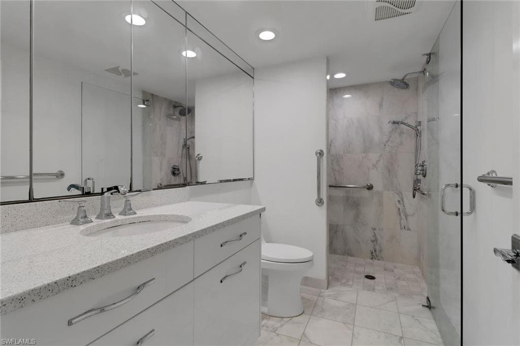 8231 Bay Colony Dr 602, Naples, FL 34108-28