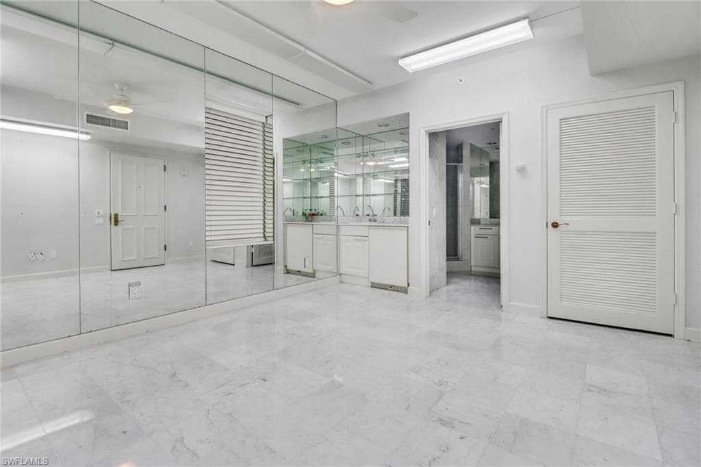 8231 Bay Colony Dr 602, Naples, FL 34108-36