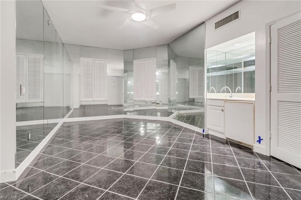 8231 Bay Colony Dr 602, Naples, FL 34108-38