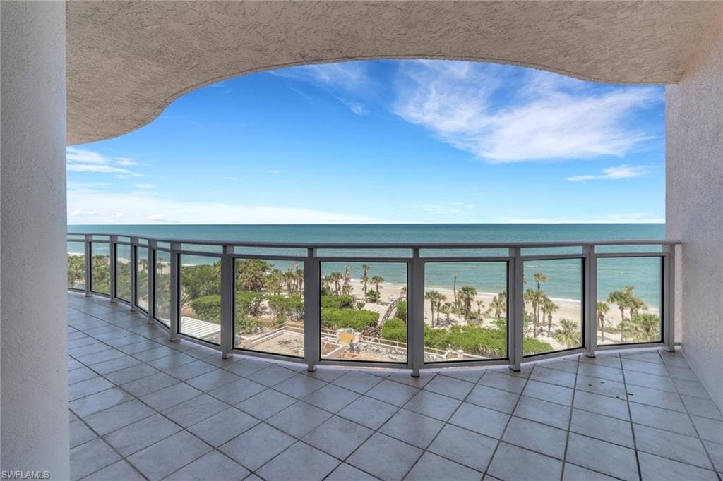 8231 Bay Colony Dr 602, Naples, FL 34108-5