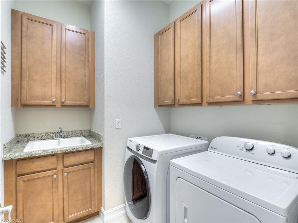 9340 Woodhurst Dr, Naples, FL 34120-18