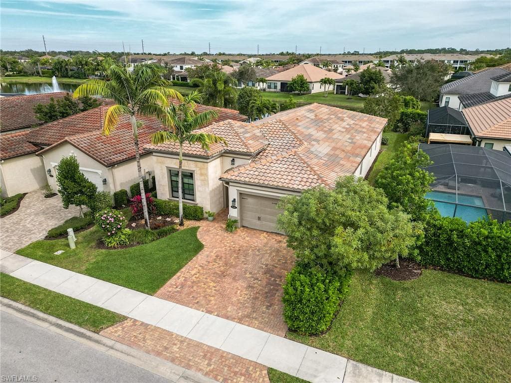 9340 Woodhurst Dr, Naples, FL 34120-22